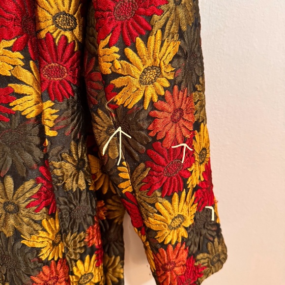 Floral Patterned Coat with Belt - Picture 5 of 12